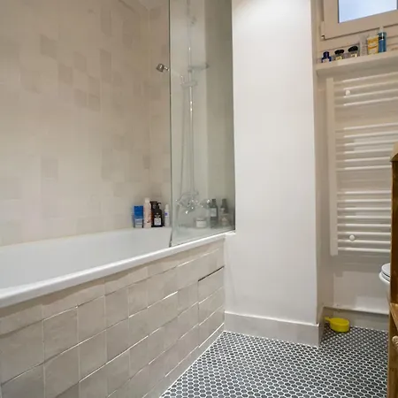 Parisian Cocoon In Montparnasse 아파트